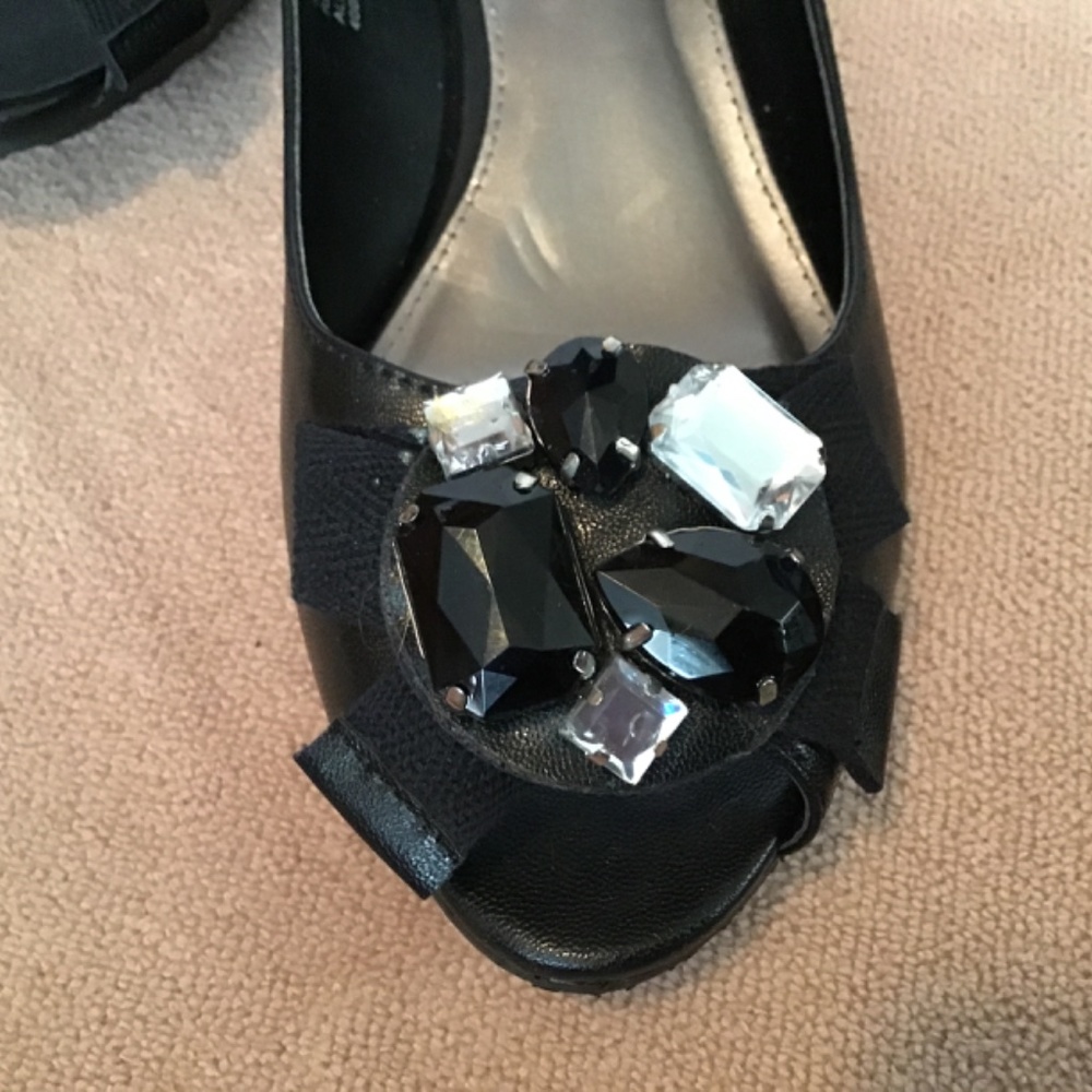 Elle Black wedge with ribbon detail at toe & clear and black bead accent - Picture 4 of 10